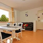 Charming Arena - One Bedroom With Terrace And Sea View Апартаменты
