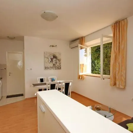 Charming Arena - One Bedroom With Terrace And Sea View *