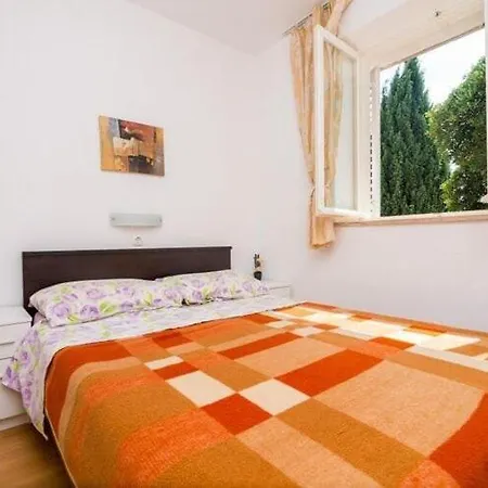 Charming Arena - One Bedroom With Terrace And Sea View Apartment
