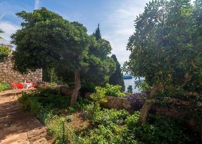 Charming Arena - One Bedroom With Terrace And Sea View