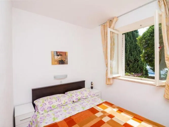 Charming Arena - One Bedroom With Terrace And Sea View Apartmán *