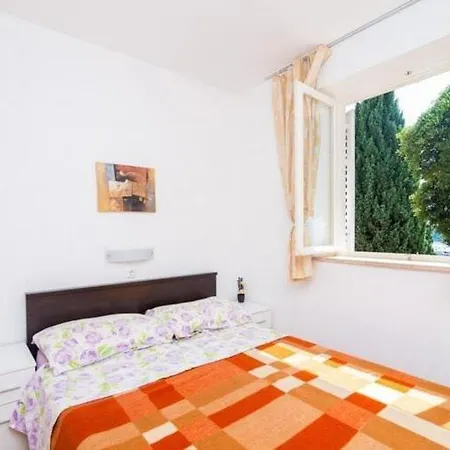 Charming Arena - One Bedroom With Terrace And Sea View *